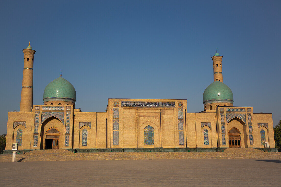 Khazrati Imam Mosque, Hazrati Imam Complex, Tashkent, Uzbekistan, Central Asia, Asia