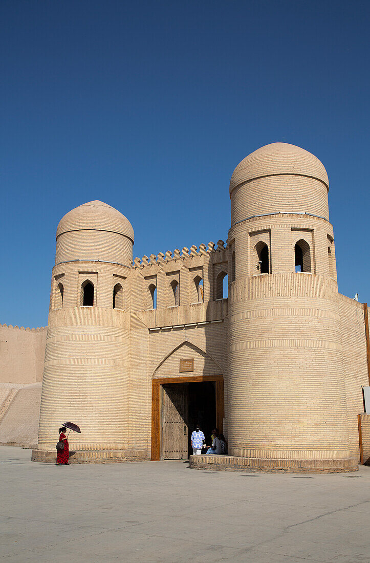 West Gate (Father Gate), Ichon Qala (Itchan Kala), UNESCO World Heritage Site, Khiva, Uzbekistan, Central Asia, Asia