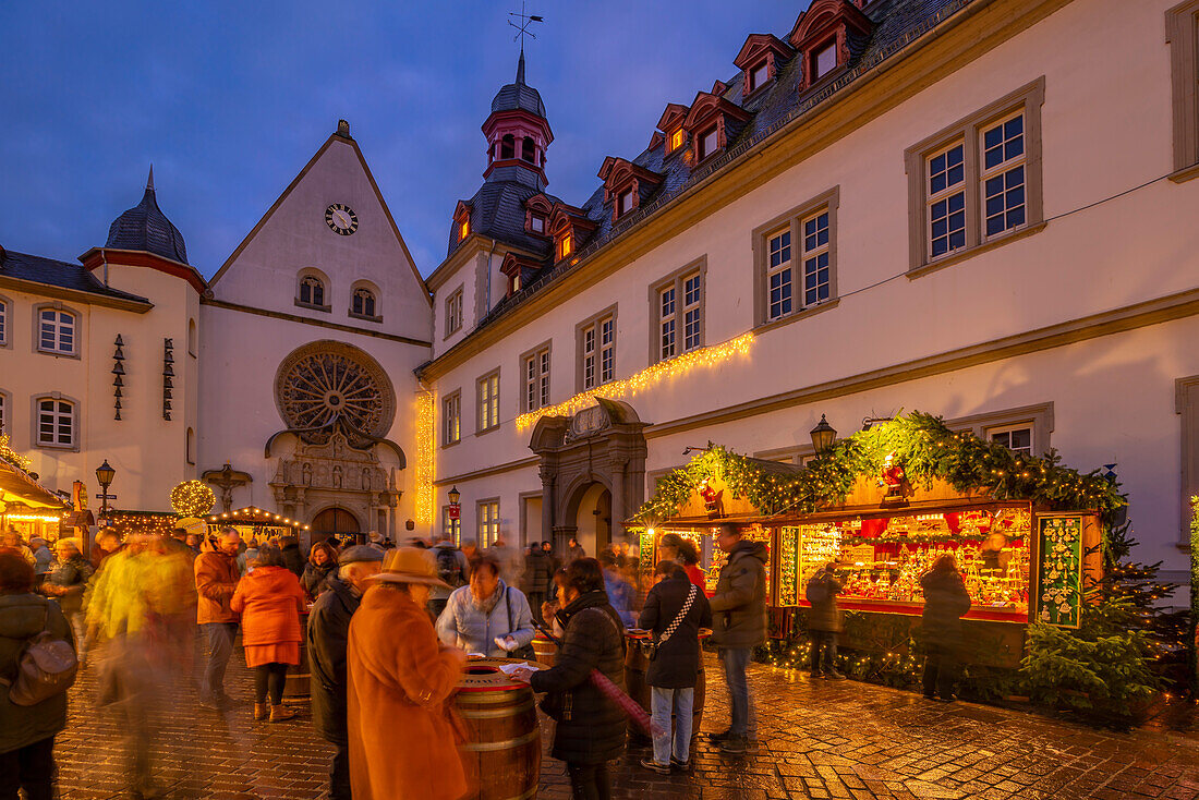 View of Christmas Market in Jesuitenplatz in historic town centre at Christmas, Koblenz, Rhineland-Palatinate, Germany, Europe