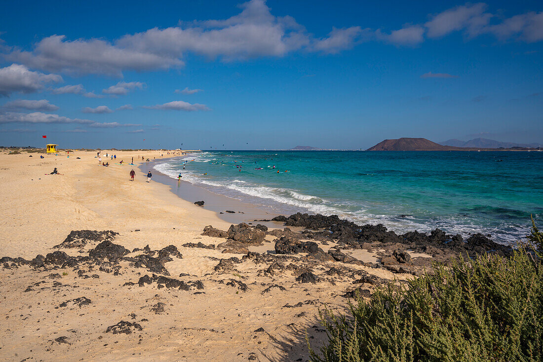 View of beach and the Atlantic Ocean on a sunny day, Corralejo Natural Park, Fuerteventura, Canary Islands, Spain, Atlantic, Europe