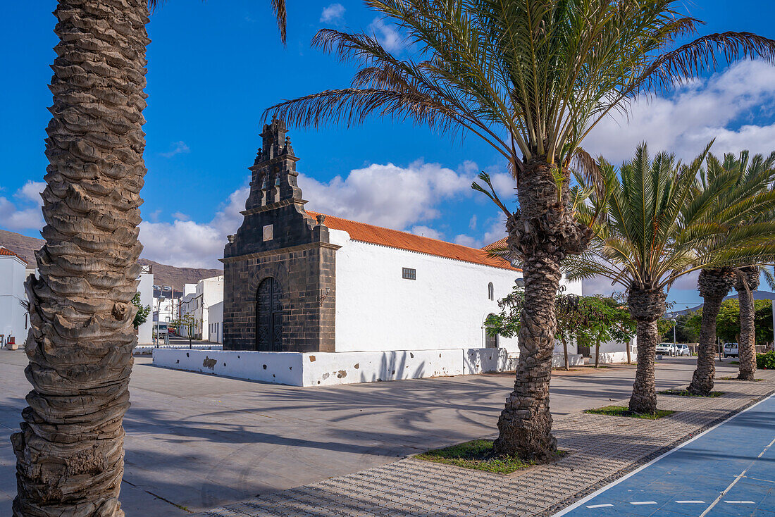 Blick auf die Parroquia de Santa Ana Kirche, Casillas del Angel, Fuerteventura, Kanarische Inseln, Spanien, Atlantik, Europa