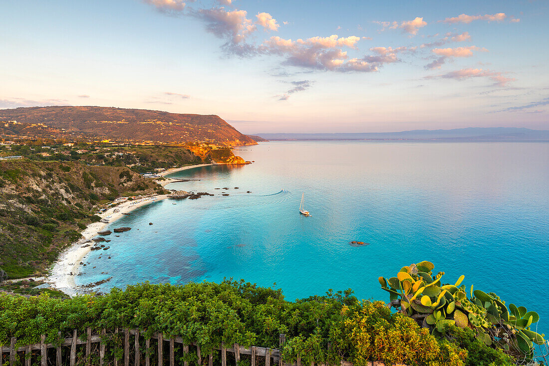 Blick vom Capo Vaticano bei Sonnenuntergang, Provinz Vibo Valentia, Italien, Europa