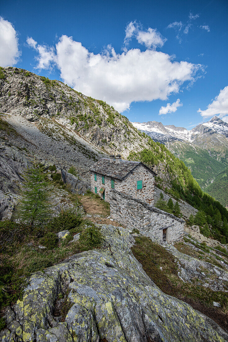 Abandoned hut in Valmalenco, Chiareggio, Sondrio Province, Valtelllina, Lombardy, Italy, Europe