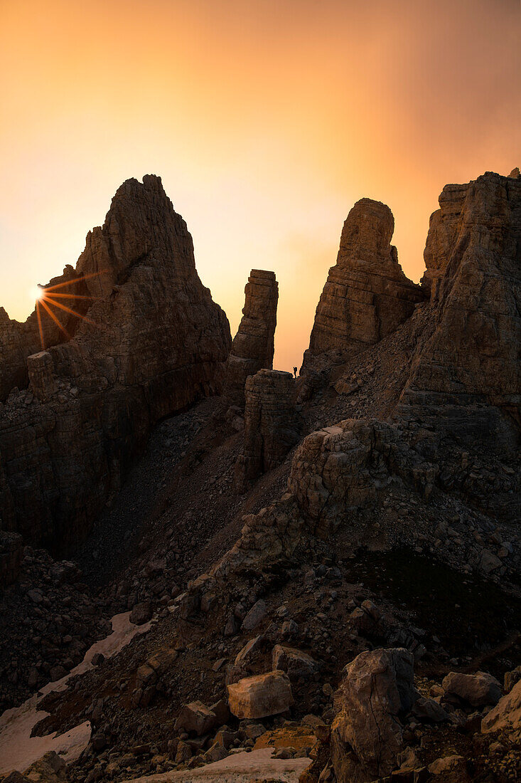 Cima di Valsorda und der Turm des Torre di Pisa. Cima di Valbona, Eggental, Dolomiten, Provinz Bozen, Südtirol, italienische Alpen, Italien