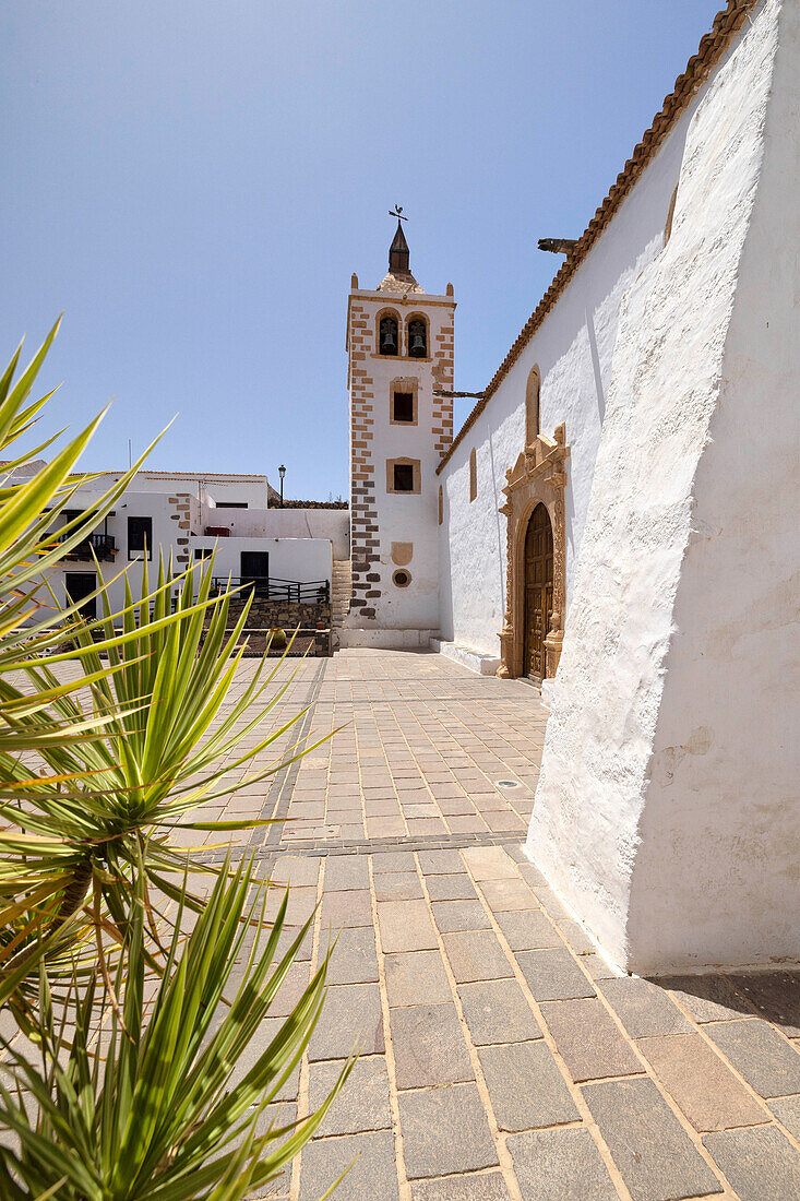 das historische Dorf Betancuria an einem sonnigen Sommertag, Fuerteventura, Kanarische Insel, Spanien, Europa