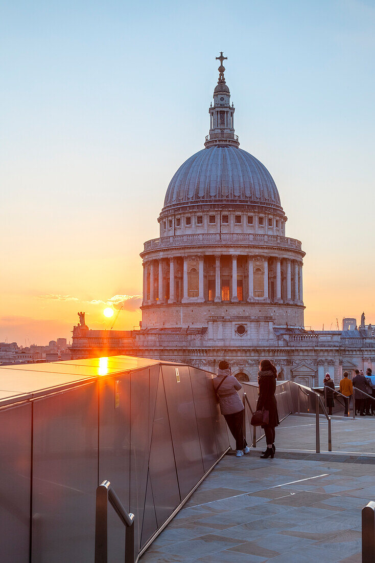 St. Paul’s Cathedral from the terrace of One New Change center, London, Great Britain, UK