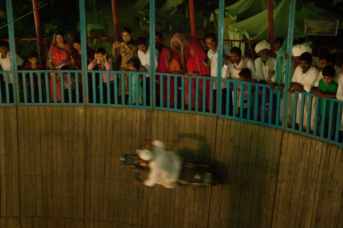 Performances during the Camel Fair in Rajasthan