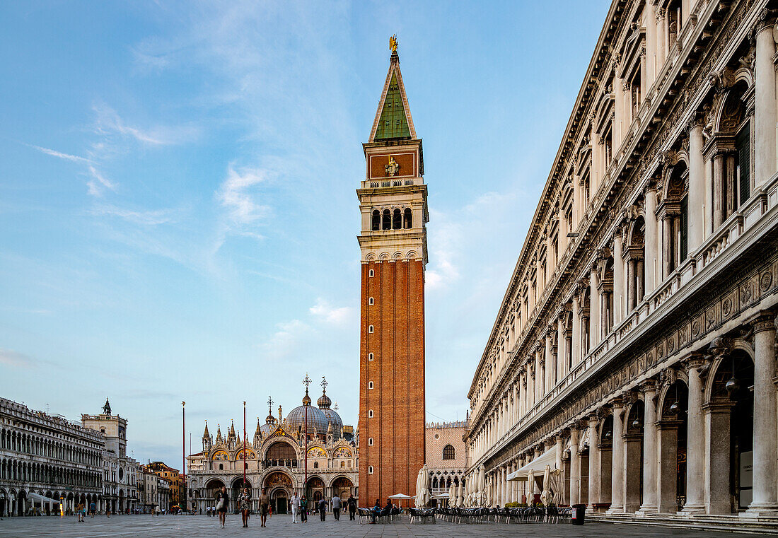 Italien, Venetien, Venedig, Markusplatz bei Sonnenuntergang