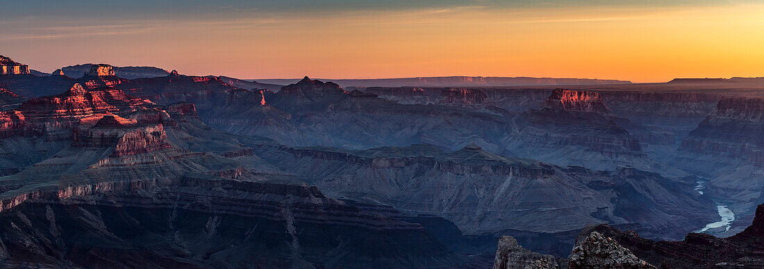 Sonnenaufgang am Grand Canyon, Arizona, USA