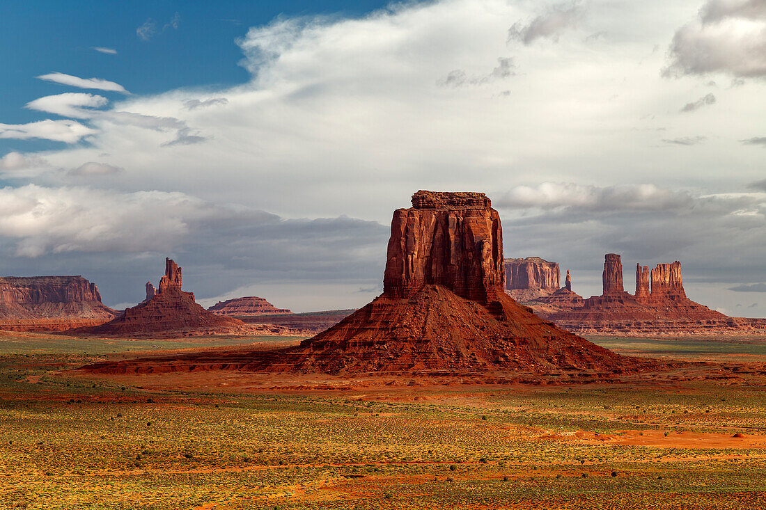 Die Mittens Butte im Monument Valley, Arizona, Utah, USA