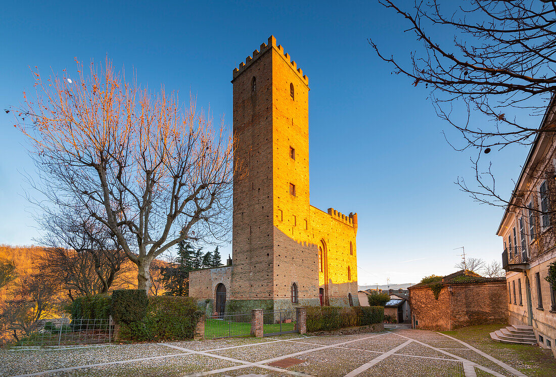 Das Schloss von Nazzano (Valle Staffora, Oltrepo Pavese, Provinz Pavia, Lombardei, Italien)