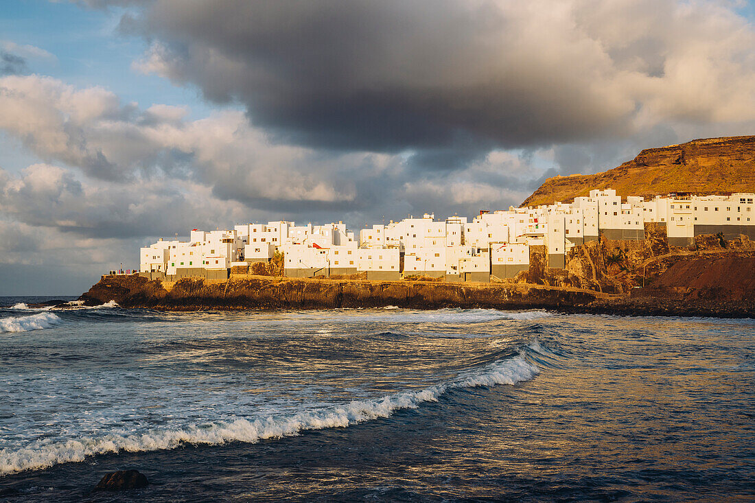 Spanien, Kanarische Inseln, Gran Canaria,El Pagador, das Dorf El Roque bei Sonnenuntergang