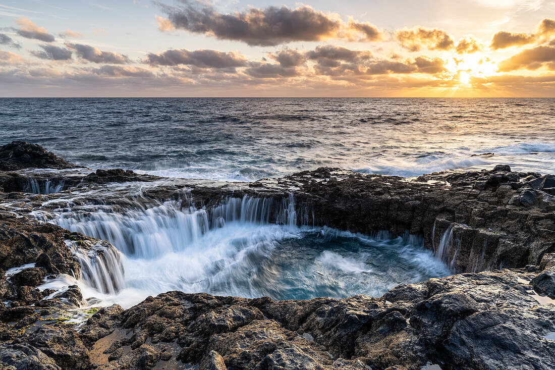 Spain, Canary Islands, Gran Canaria,Las Palmas,El Bufadero de La Garita at sunrise