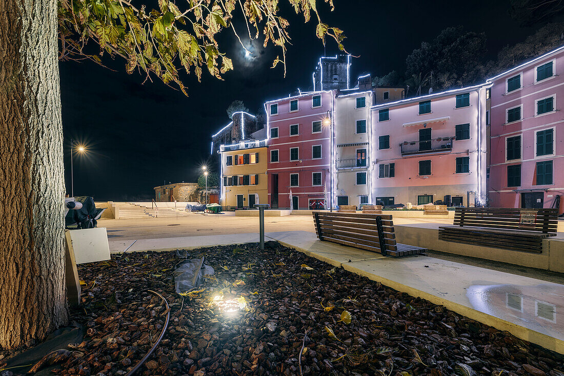 The town of San Terenzo illuminated for the Christmas holidays, municipality of Lerici, La Spezia province, Liguria district, Italy, Europe