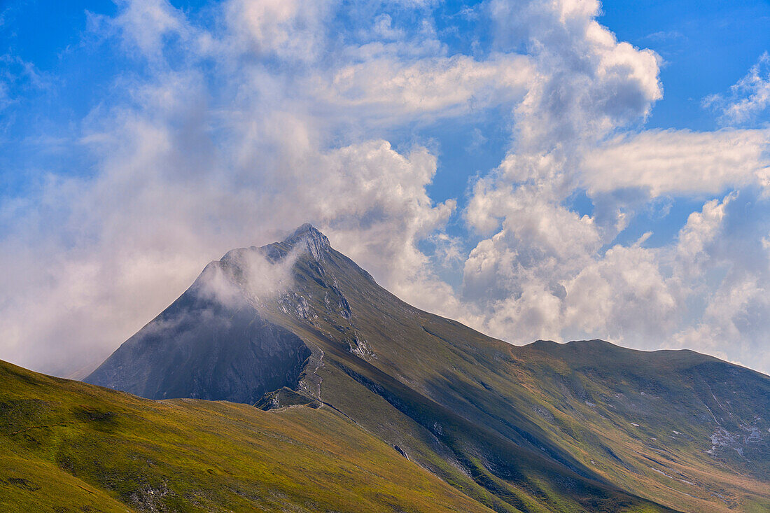 Italy, Marche, Sibillini mountain range, Pizzo Berro in Summer