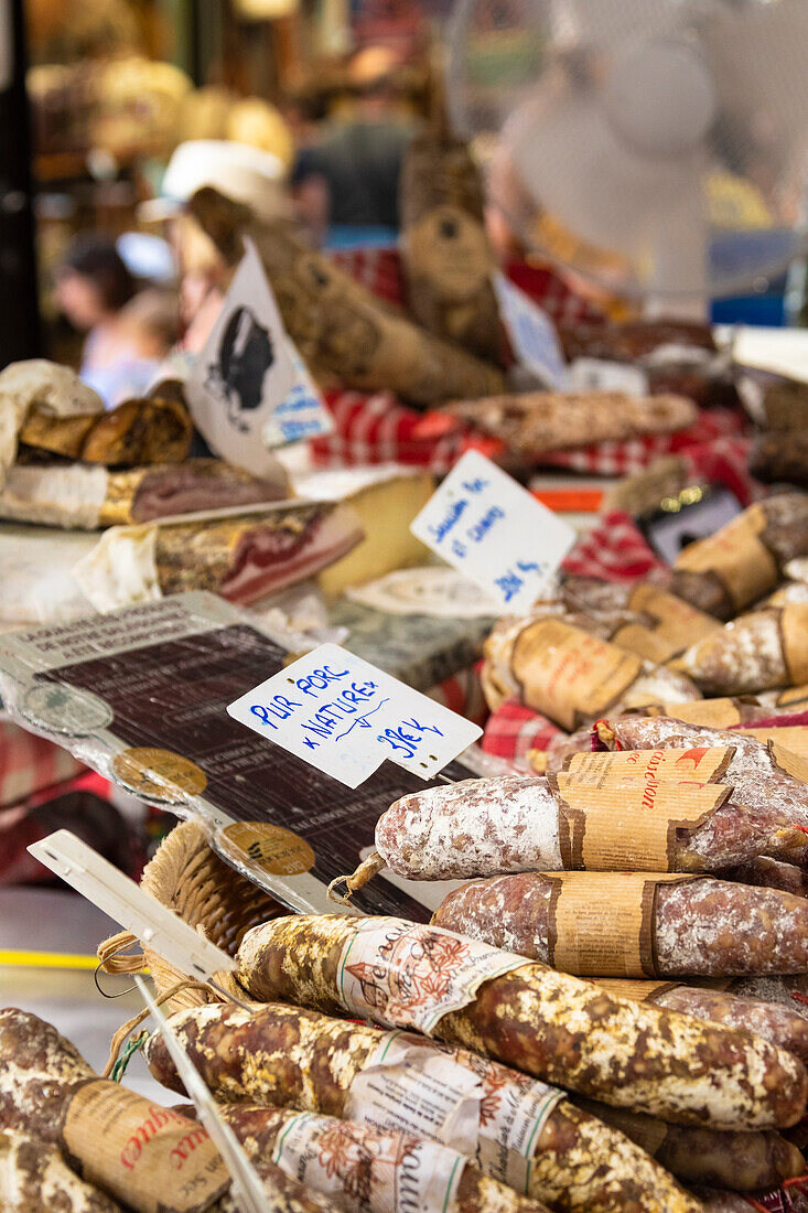 The market in Antibes, Grasse, Alpes-Maritimes department, Provence-Alpes-Cote d'Azur region, France, Europe