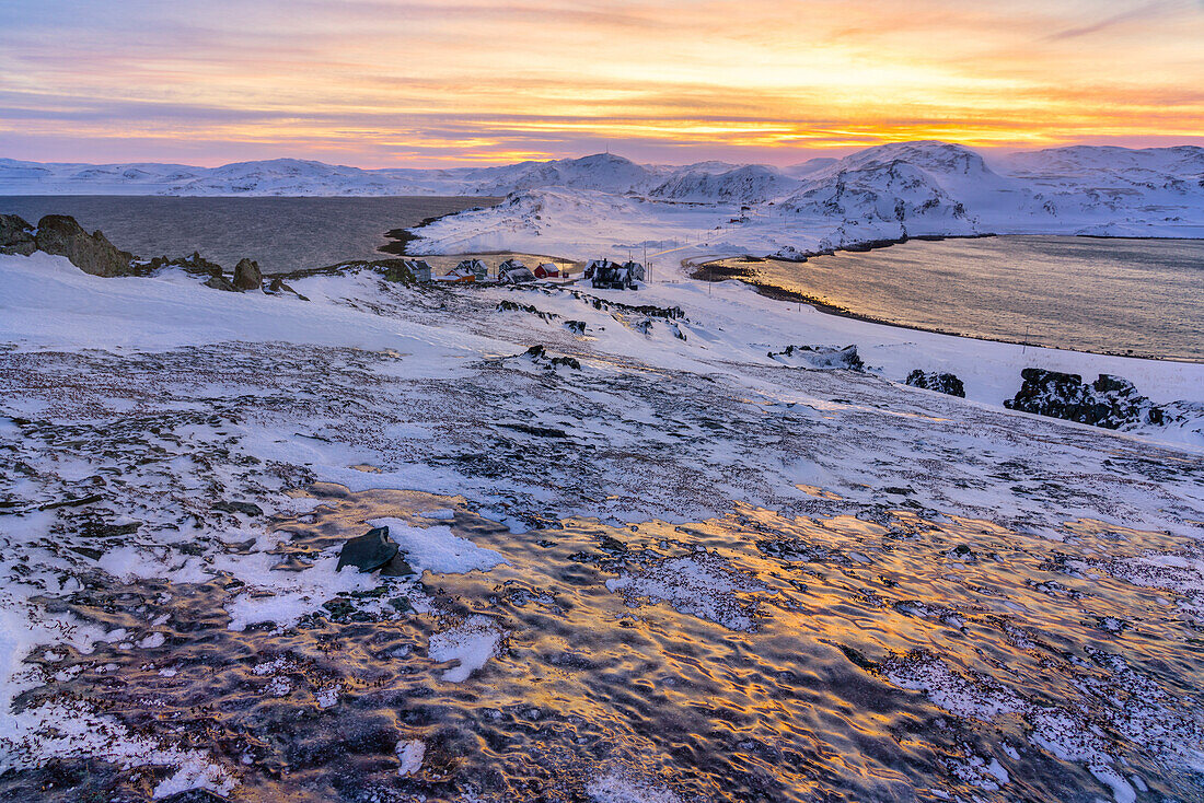 Europe, Norway, Finnmark, Kongsfjord, Veidnes, Village at sunset