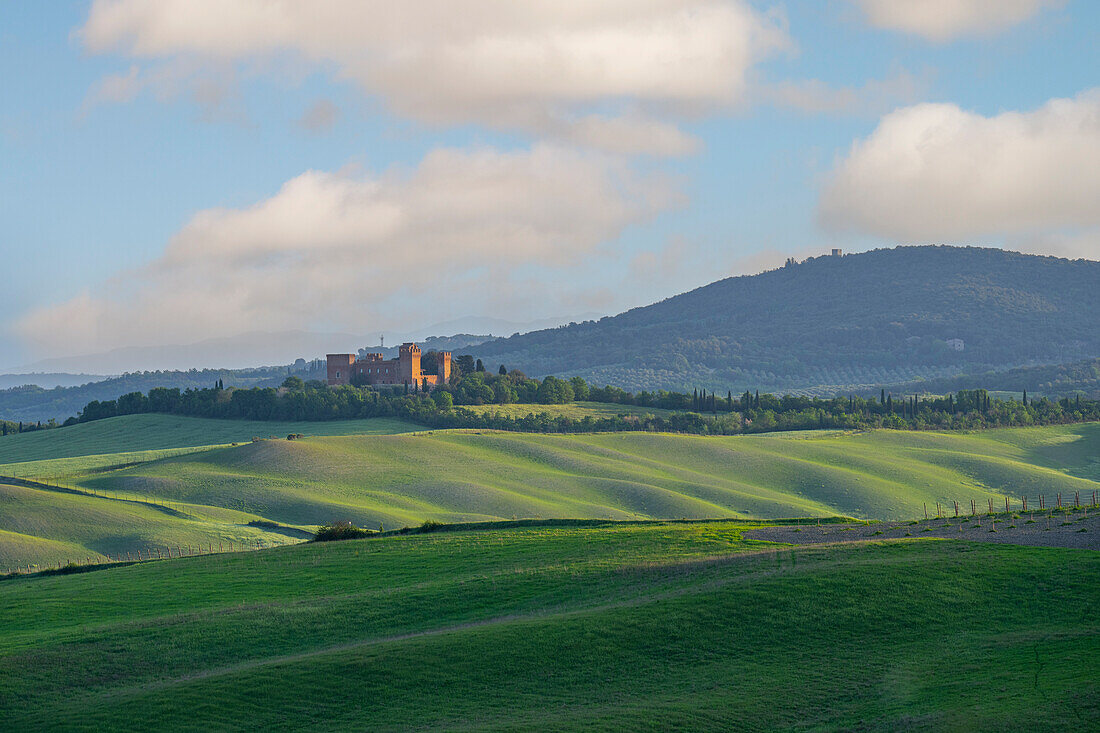 Italy, Tuscany, Orcia Valley, Old Castle in Spring