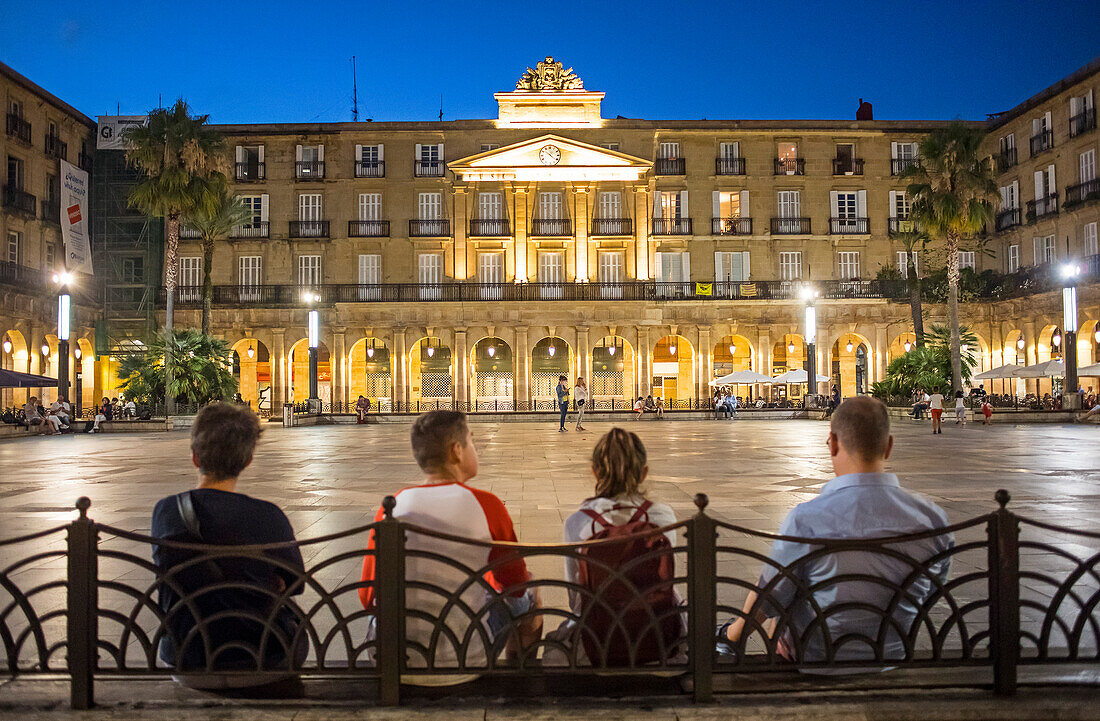 Plaza Nueva, in der Altstadt (Casco Viejo), Bilbao, Spanien