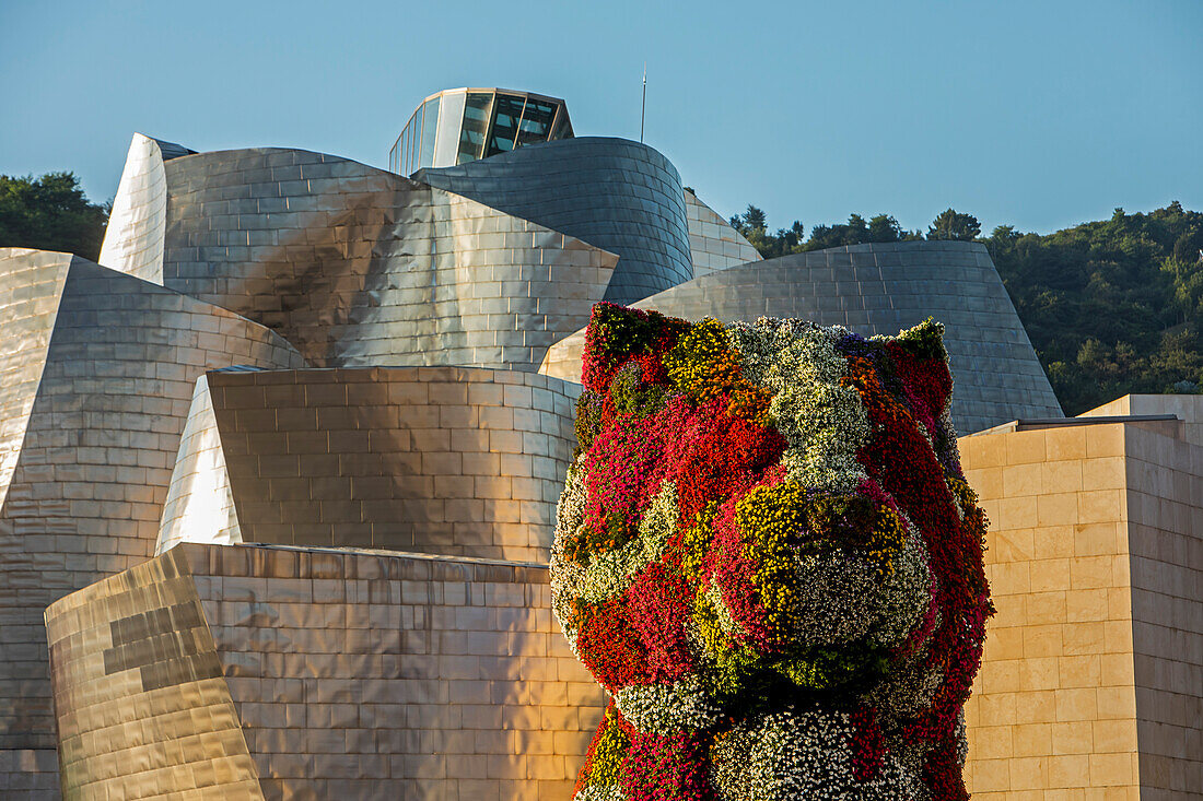 Welpe von Jeff Koons und Guggenheim Museum, Bilbao, Spanien