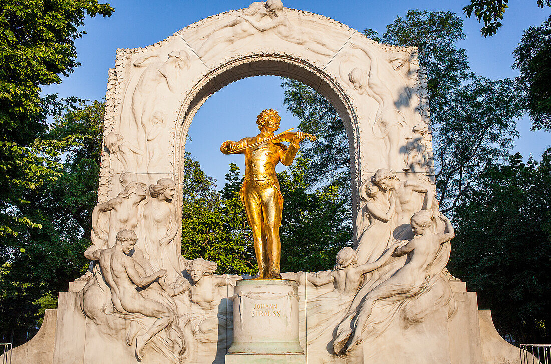 Johann Strauss Monument, in Stadtpark (City Park), Vienna , Austria