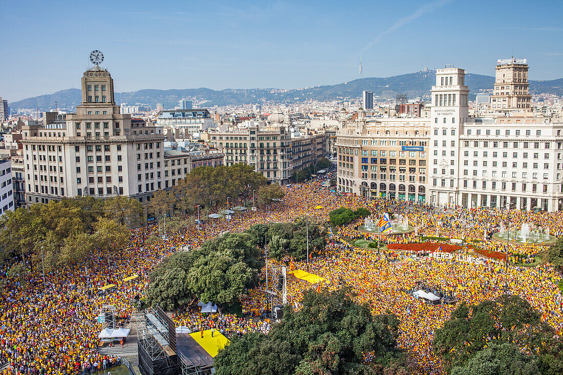 Politische Demonstration für die Unabhängigkeit Kataloniens. Catalunya-Platz.19. Oktober 2014. Barcelona. Katalonien. Spanien.