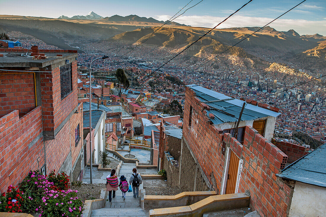 El Alto, im Hintergrund Panoramablick auf La Paz und die Anden, La Paz, Bolivien