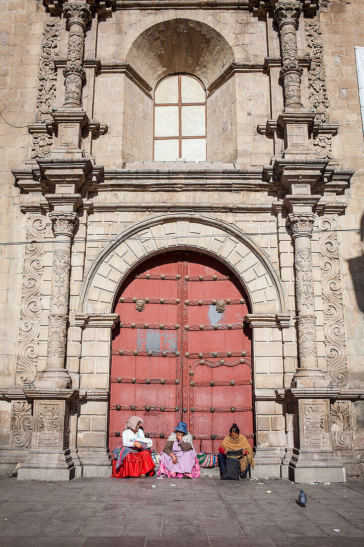 Hauptfassade der San-Francisco-Kirche am gleichnamigen Platz, gegründet 1548 und wiederaufgebaut 1784, La Paz, Bolivien