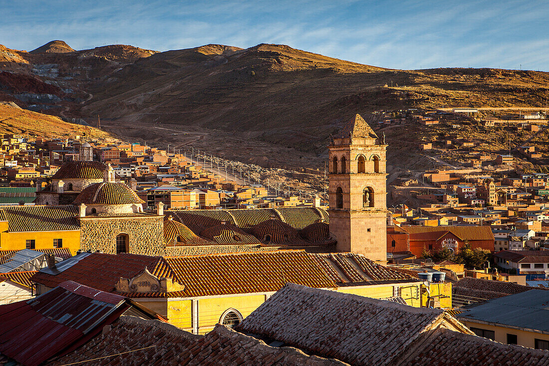 Kirche und Kloster San Francisco, und Stadtsilhouette, Potosi, Bolivien