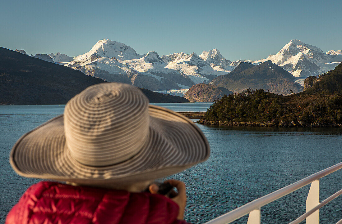 Cordillera Darwin vom Ventus-Kreuzfahrtschiff aus, Ainsworth Bay, PN Alberto de Agostini, Feuerland, Patagonien, Chile