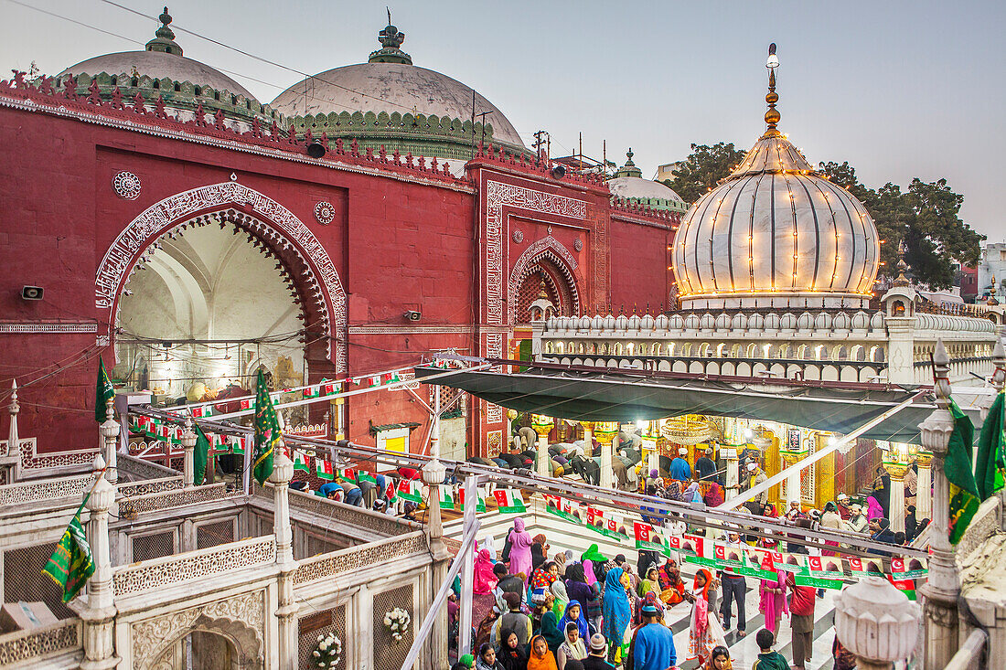 Hazrat Nizamuddin Dargah, Delhi, India – License image – 13824510 ...