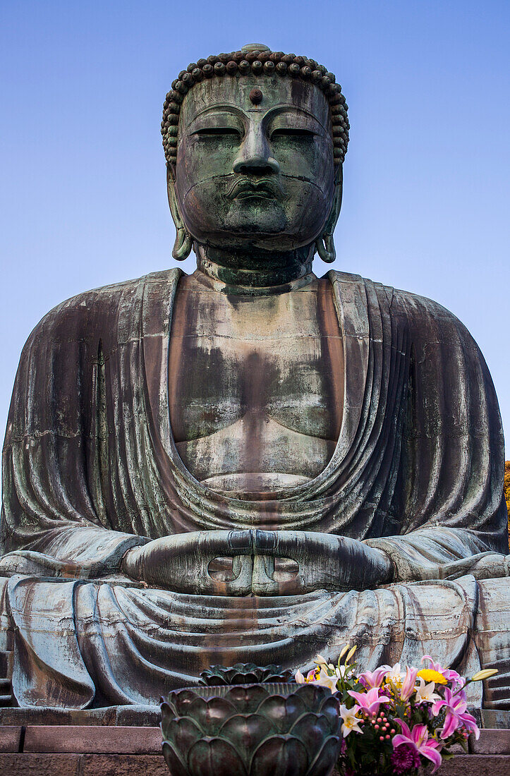 Der Daibutsu (Großer Buddha aus Bronze). Kotoku-in-Tempel, Kamakura, Japan