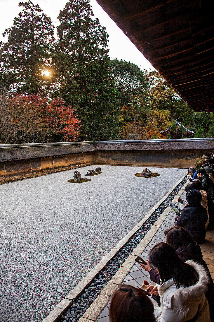 Zen-Garten im Ryoanji-Tempel, UNESCO-Weltkulturerbe, Kyoto, Japan