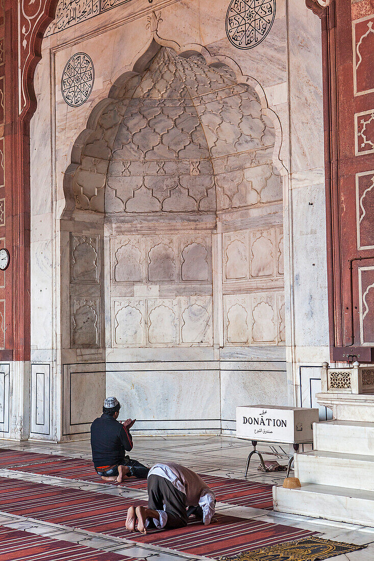 Prayer room, interior of Jama Masjid mosque, Delhi, India