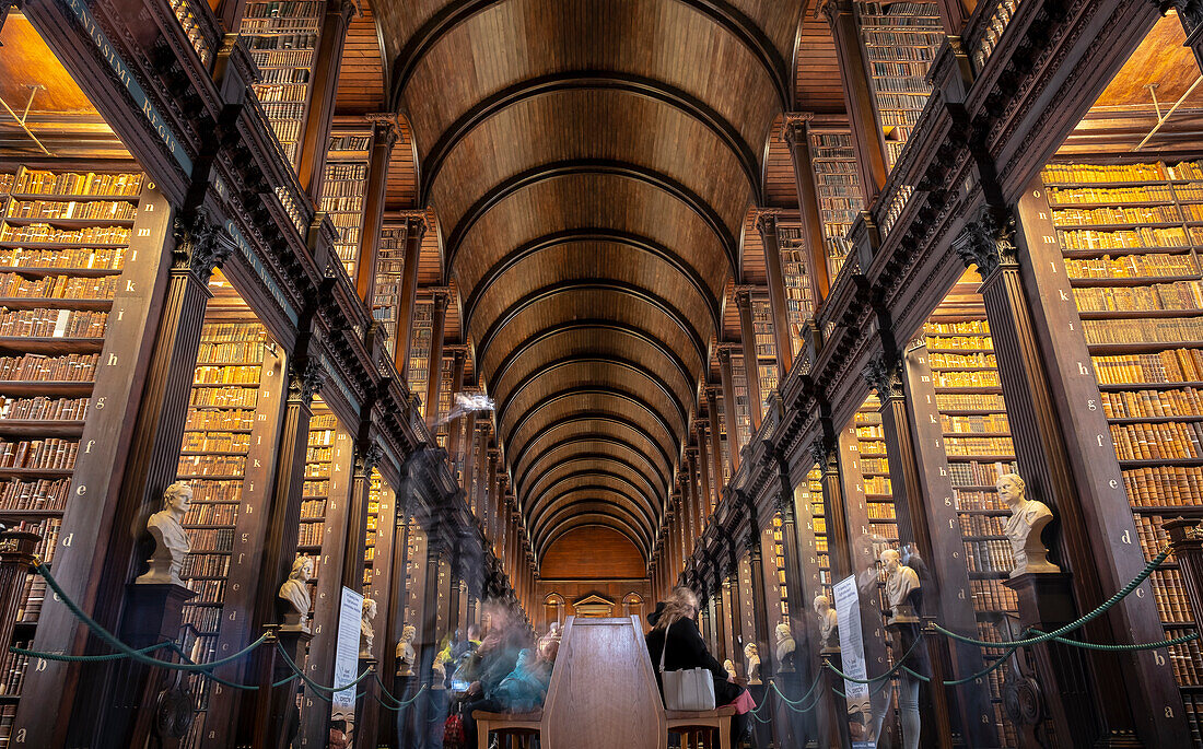 Der lange Saal, Bibliothek des Trinity College, Dublin, Irland