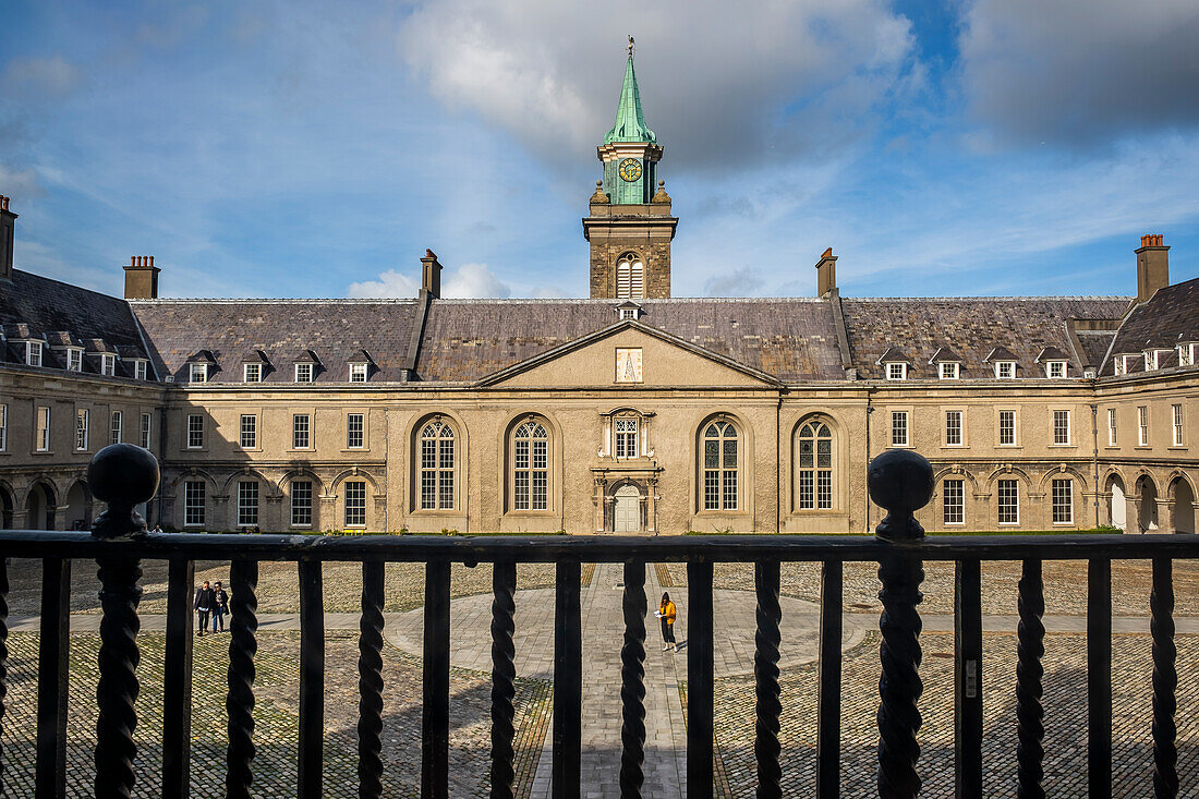 IMMA, das irische Museum für moderne Kunst, ist im Royal Hospital Kilmainham, Dublin, Irland untergebracht