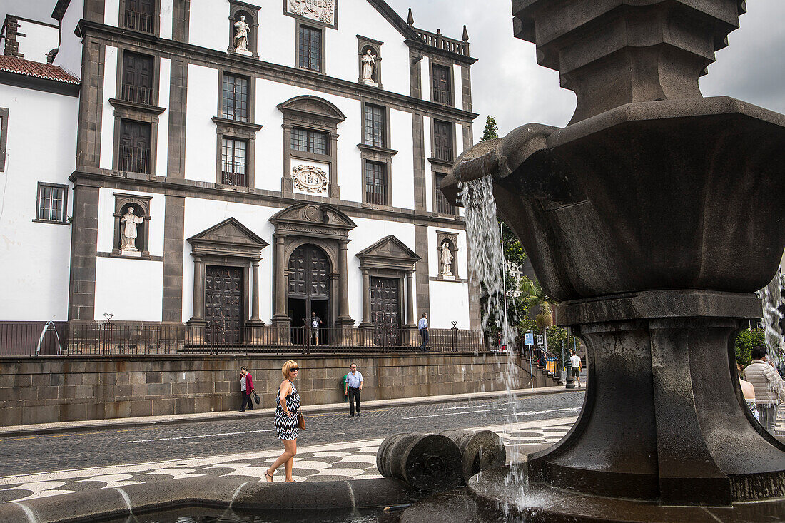 Praça do Municipio, in background Igreja de Sao Joao Evangelista, Funchal,Madeira, Portugal