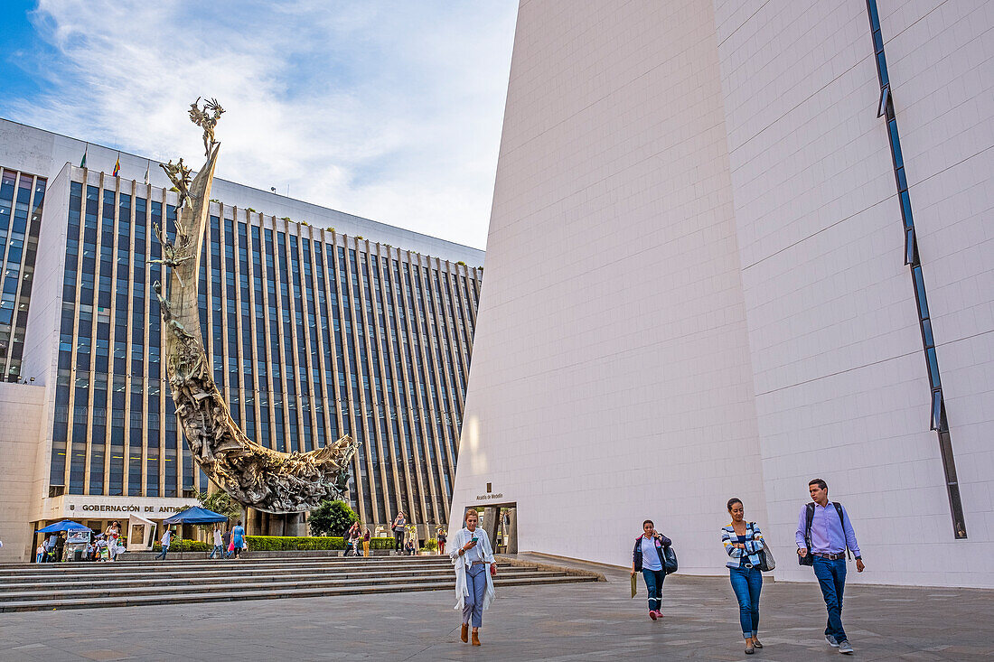 `Monument to the race´ by Rodrigo Arenas Betancur, in the Administrative Center La Alpujarra, in the background, at left the building of the Government of Antioquia, and at right City hall building, Medellín, Colombia