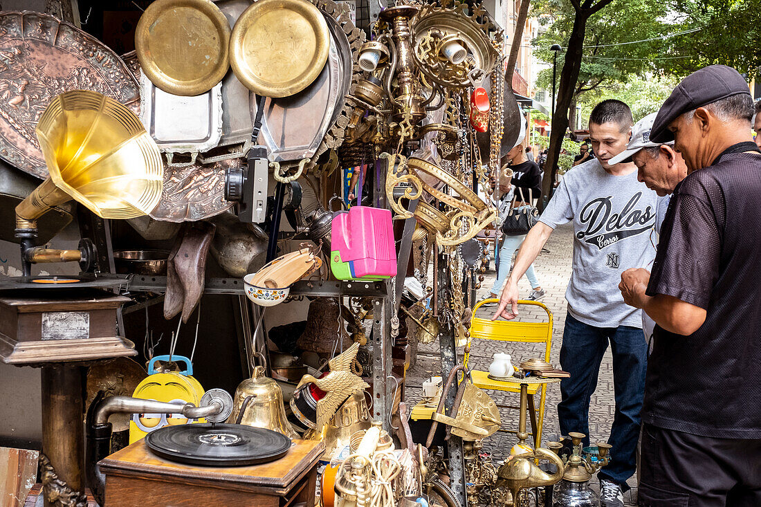 Antiquarian, in El Hueco shopping area, Carabobo avenue, Medellín, Colombia