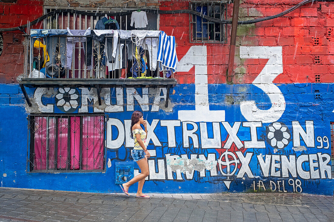 Straßenkunst, Wandmalerei, Graffiti, Comuna 13, Medellín, Kolumbien