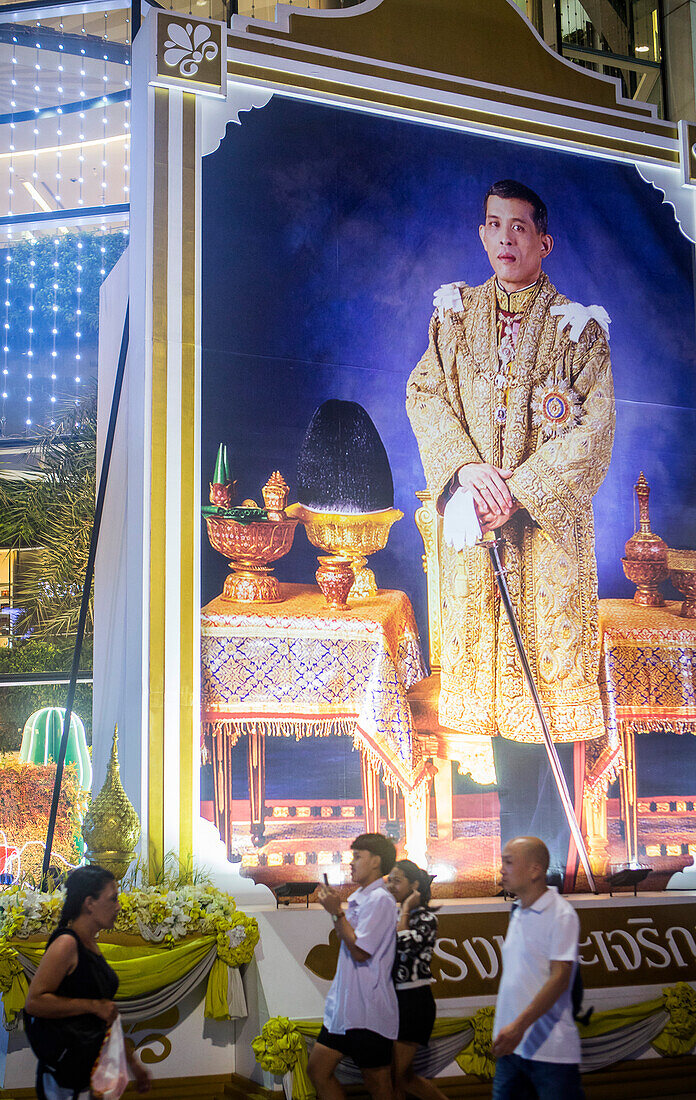 Porträt des Königs, im Siam Paragon Einkaufszentrum, Bangkok, Thailand
