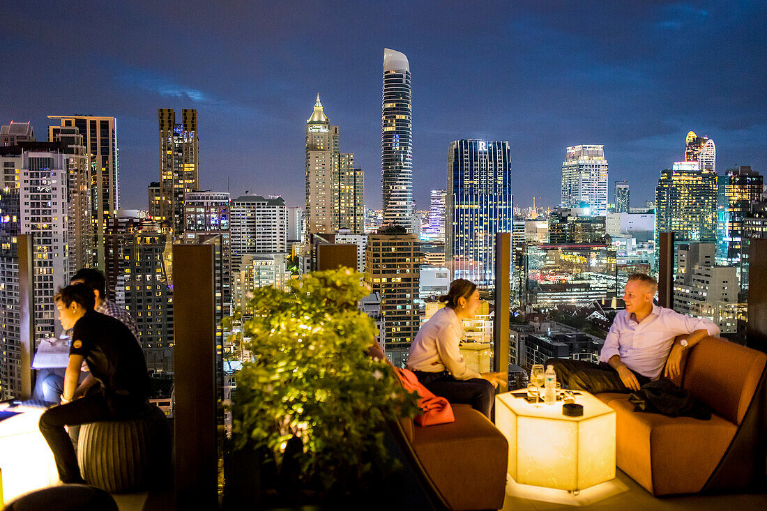 Char Rooftop Bar im Indigo Hotel, Skyline, Stadtzentrum, Bangkok, Thailand