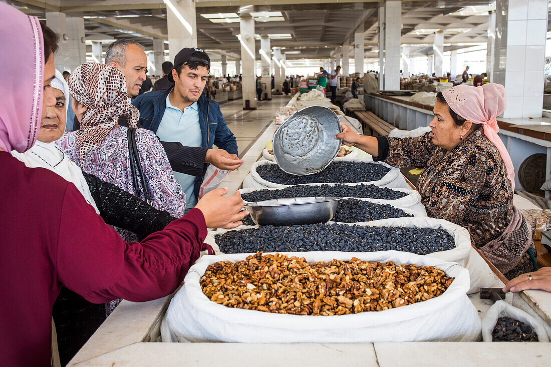 Nuts and raisins, Siob Bazaar, Samarkand, Uzbekistan