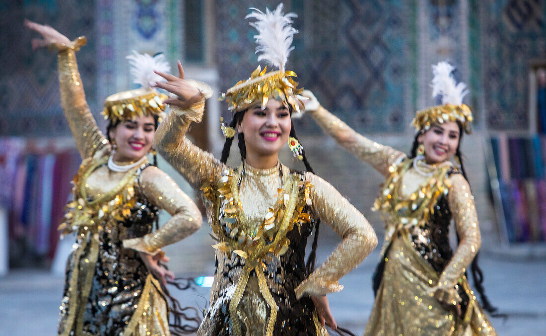 Traditional dance, folklore, Samarkand, Uzbekistan