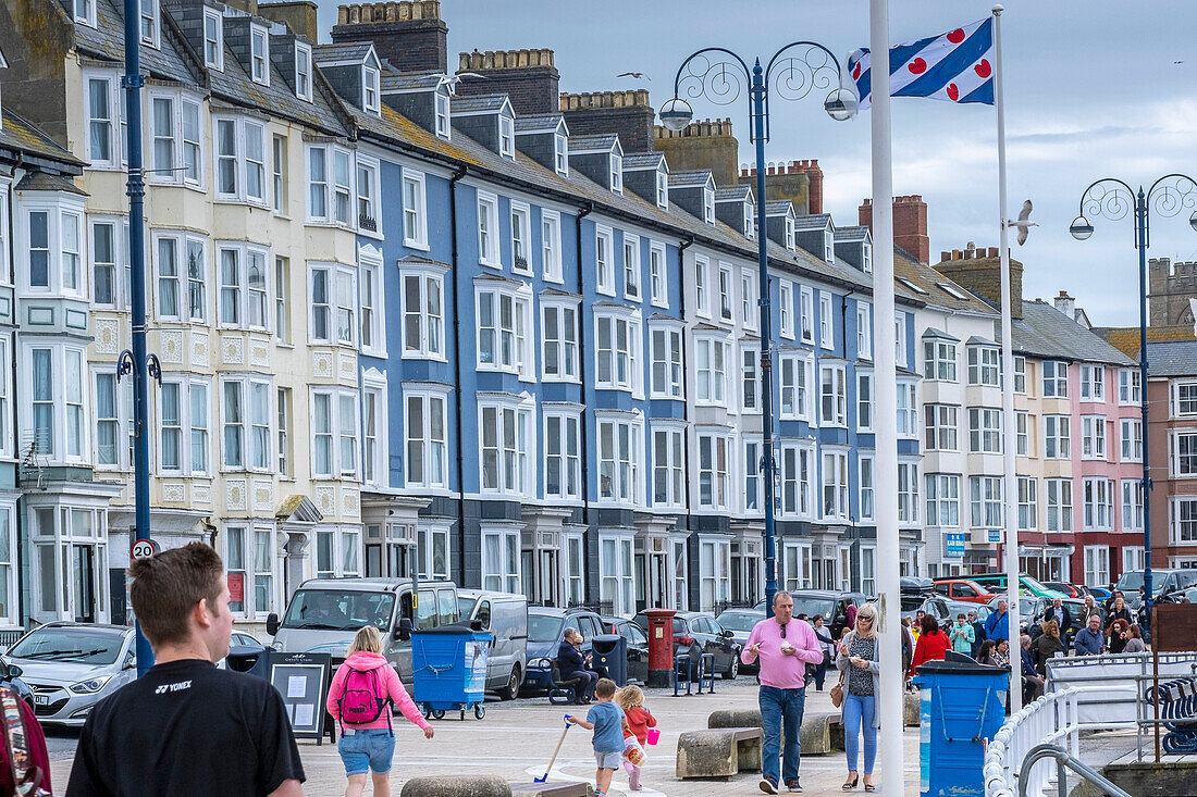 Die Strandpromenade von Aberystwyth, Wales