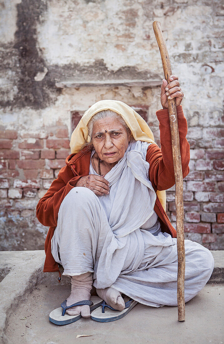 Witwe bettelt, Vrindavan, Mathura-Distrikt, Indien