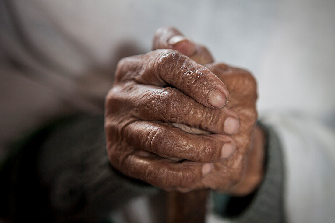 Hände einer Witwe, Vrindavan, Mathura-Distrikt, Indien