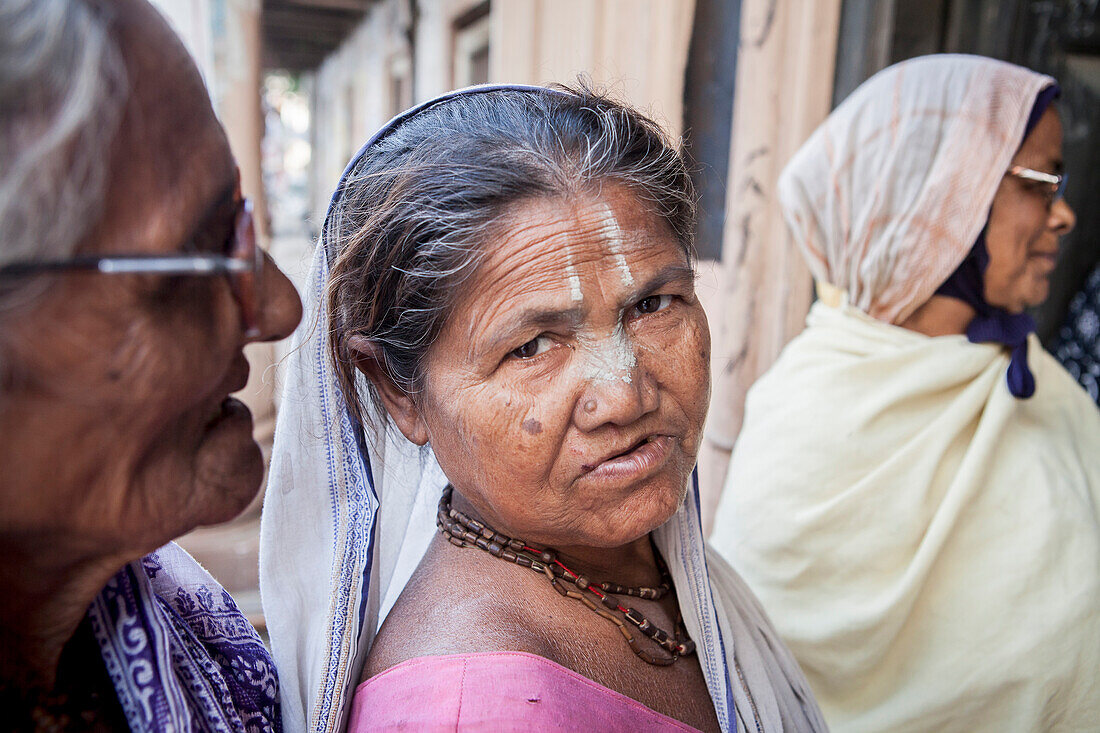 Bettelnde Witwen, Vrindavan, Mathura-Distrikt, Indien