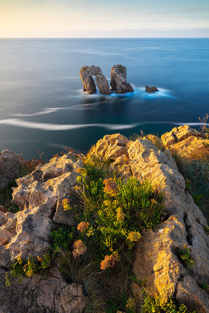 Sonnenuntergang vor dem Urro del Manzano, Boo de Pielagos, Kantabrien, Spanien, Iberische Halbinsel, Westeuropa