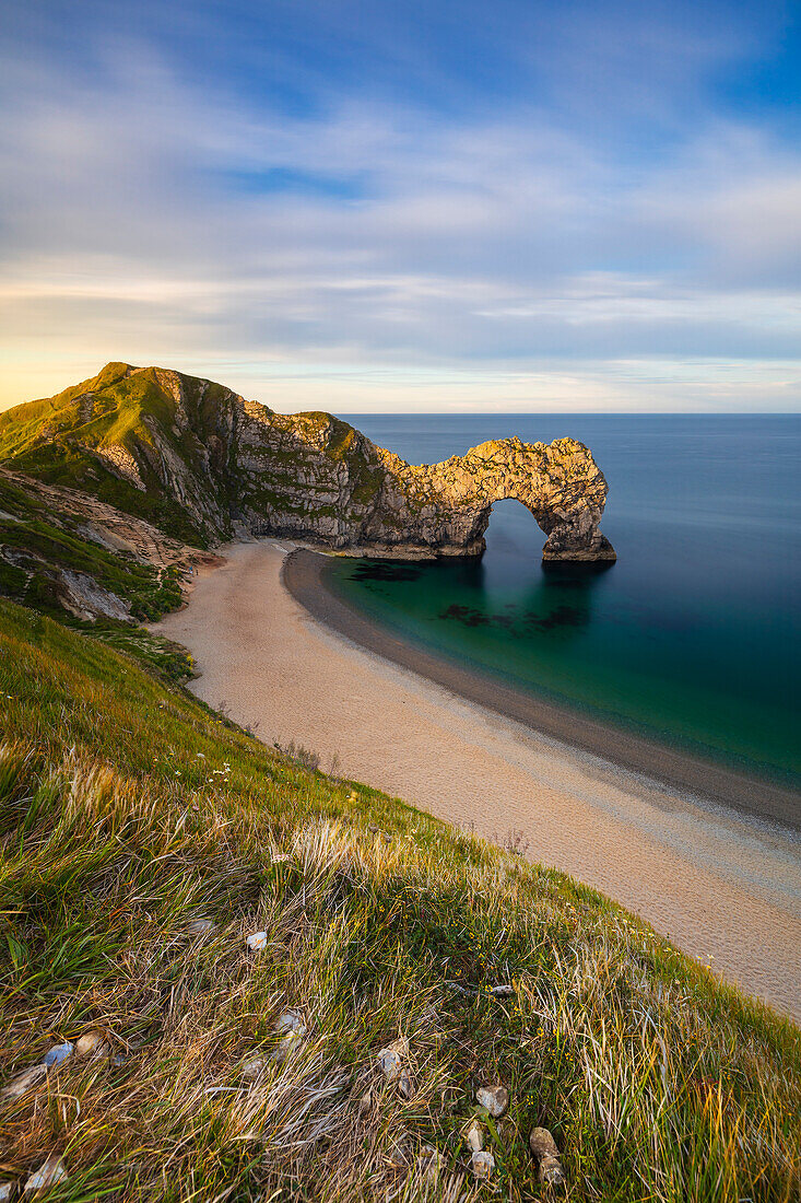 Durdle Door bei Sonnenaufgang, Durdle Door, Jurassic Coast, Dorset, Vereinigtes Königreich, Nordeuropa